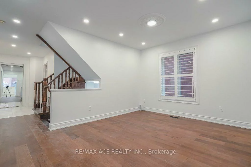 168, Roxbury, Rouge River Estates, Markham