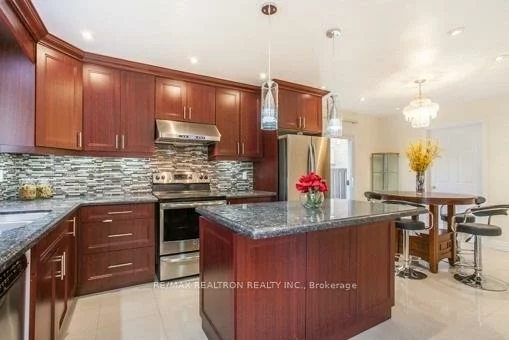 113, Upton, Milliken Mills West, Markham