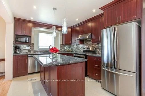 113, Upton, Milliken Mills West, Markham