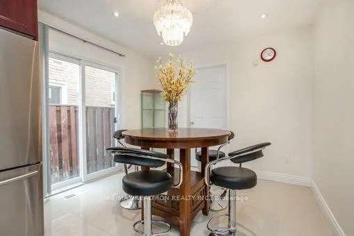 113, Upton, Milliken Mills West, Markham