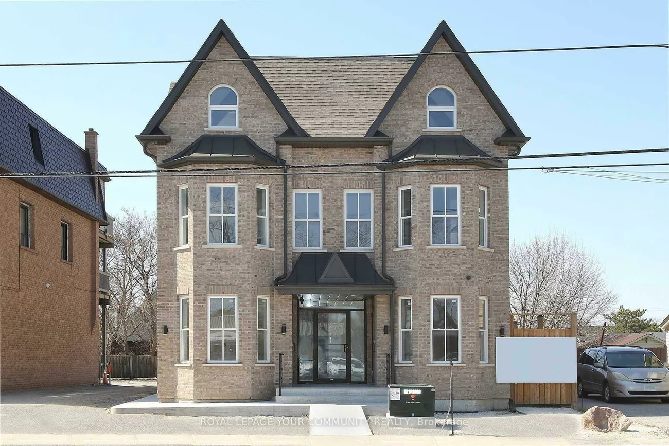 352, Main, Old Markham Village, Markham