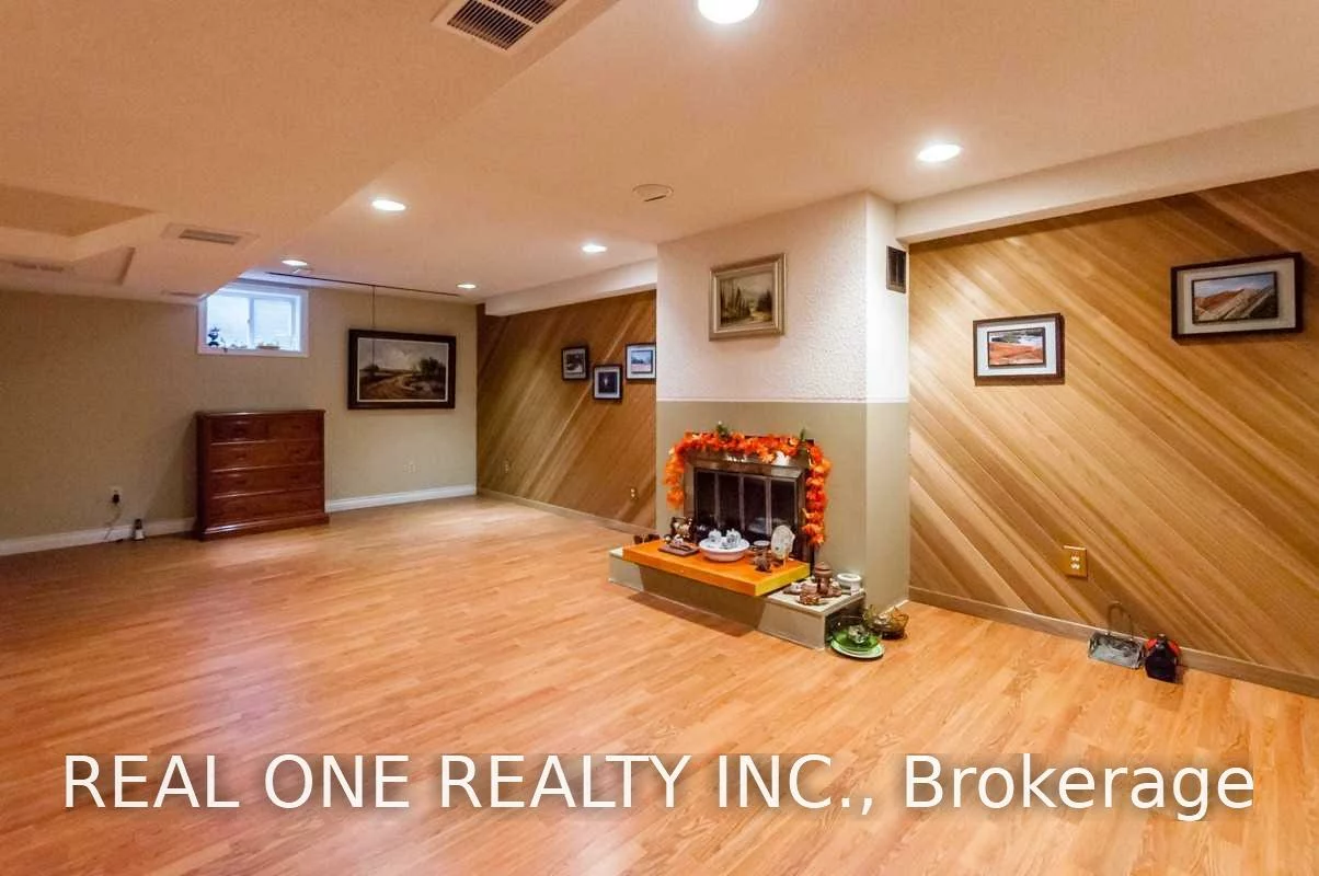 125, Briarwood, Unionville, Markham