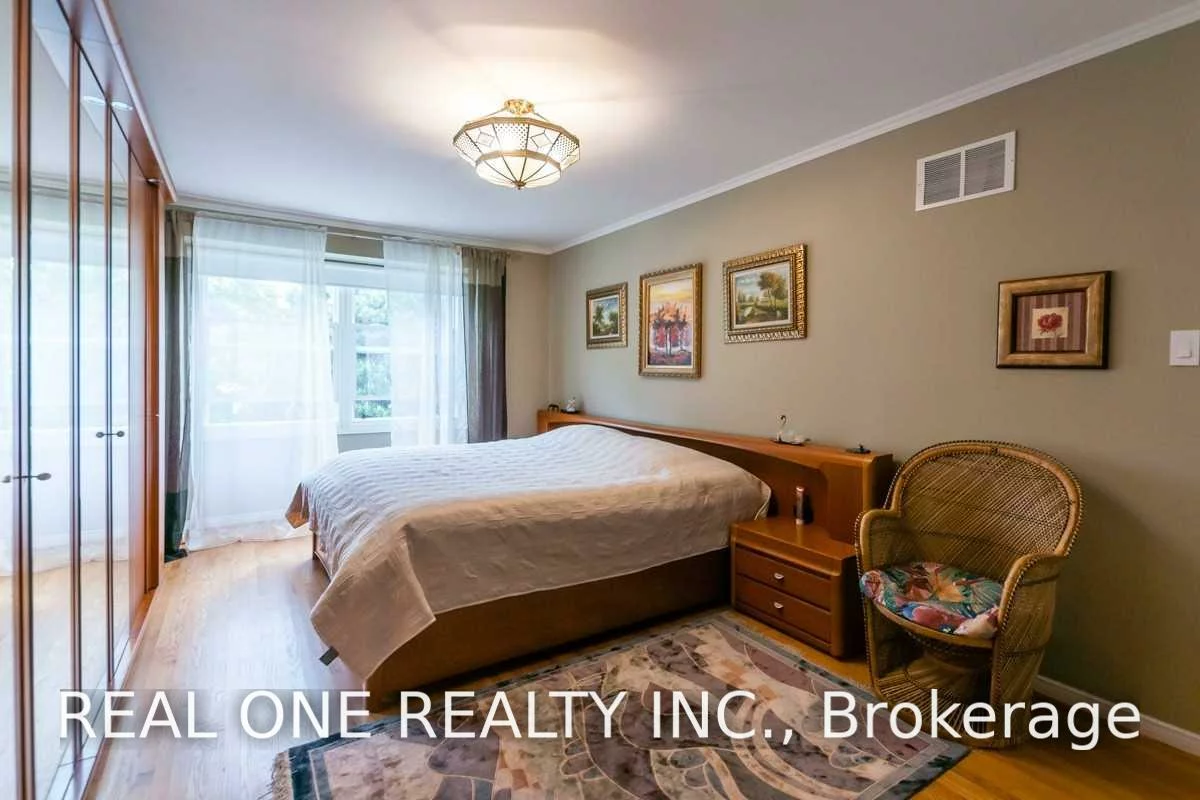 125, Briarwood, Unionville, Markham
