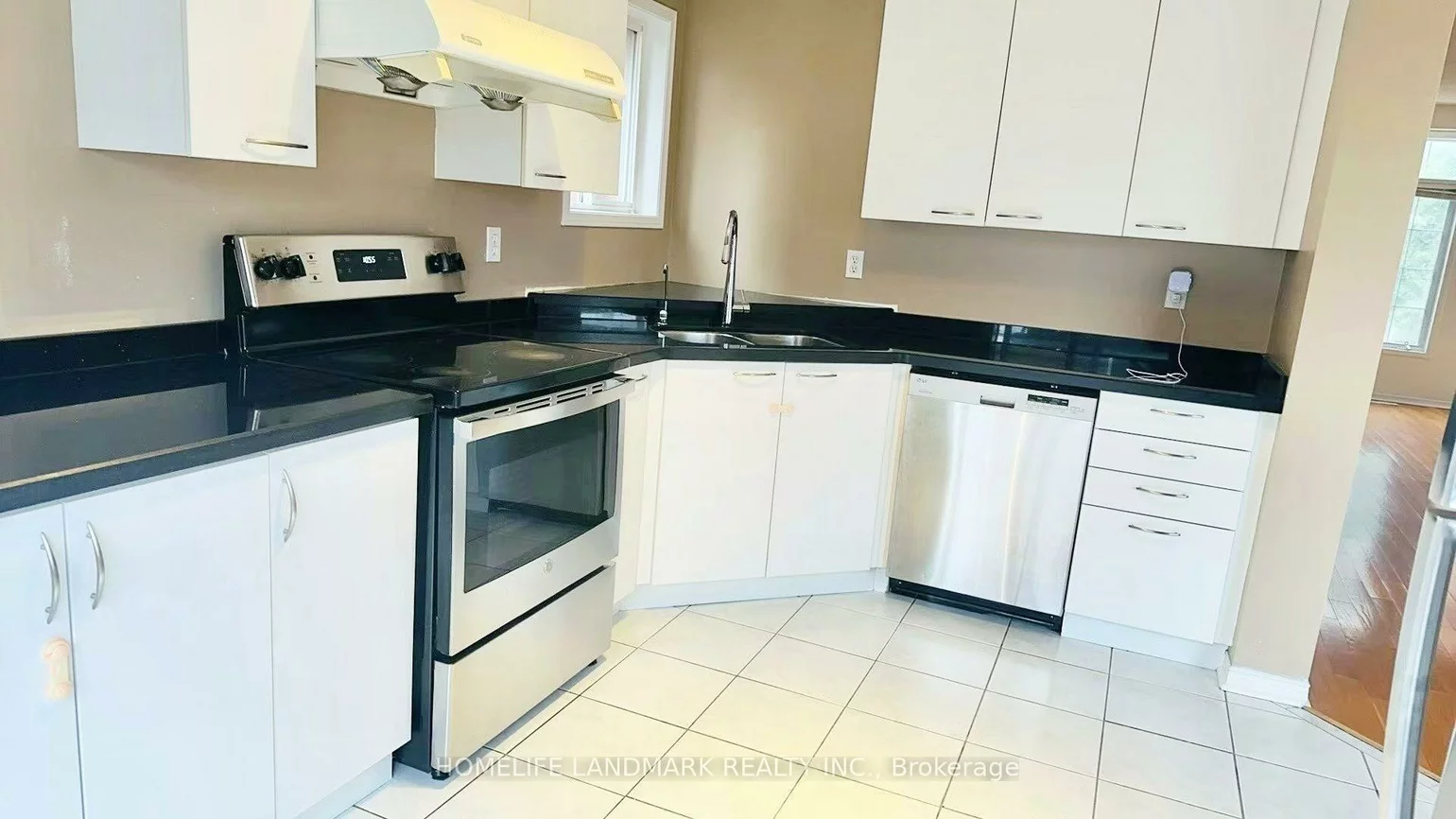 19, Fairlawn, Berczy, Markham