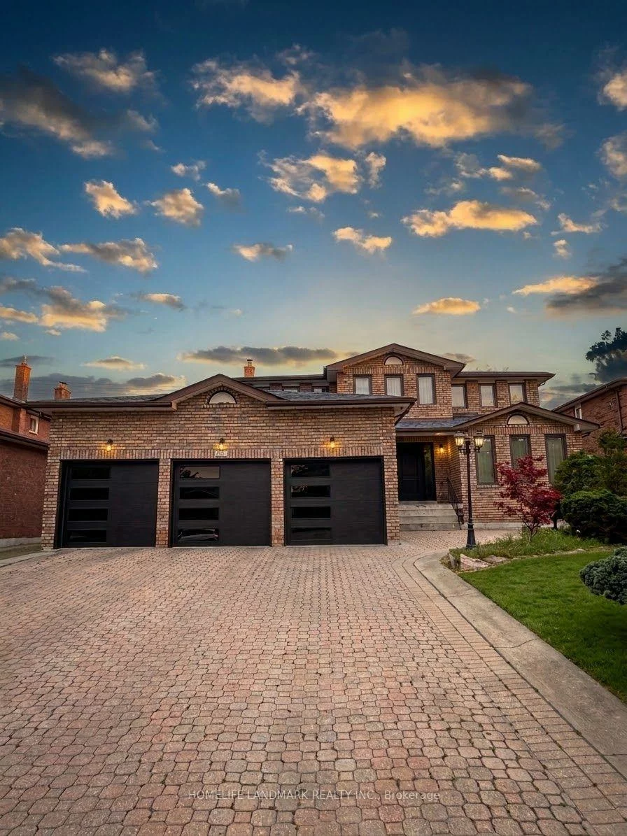 11, Ravenhill, Milliken Mills East, Markham