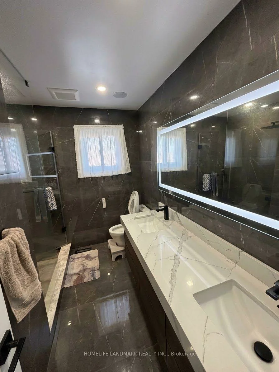 11, Ravenhill, Milliken Mills East, Markham