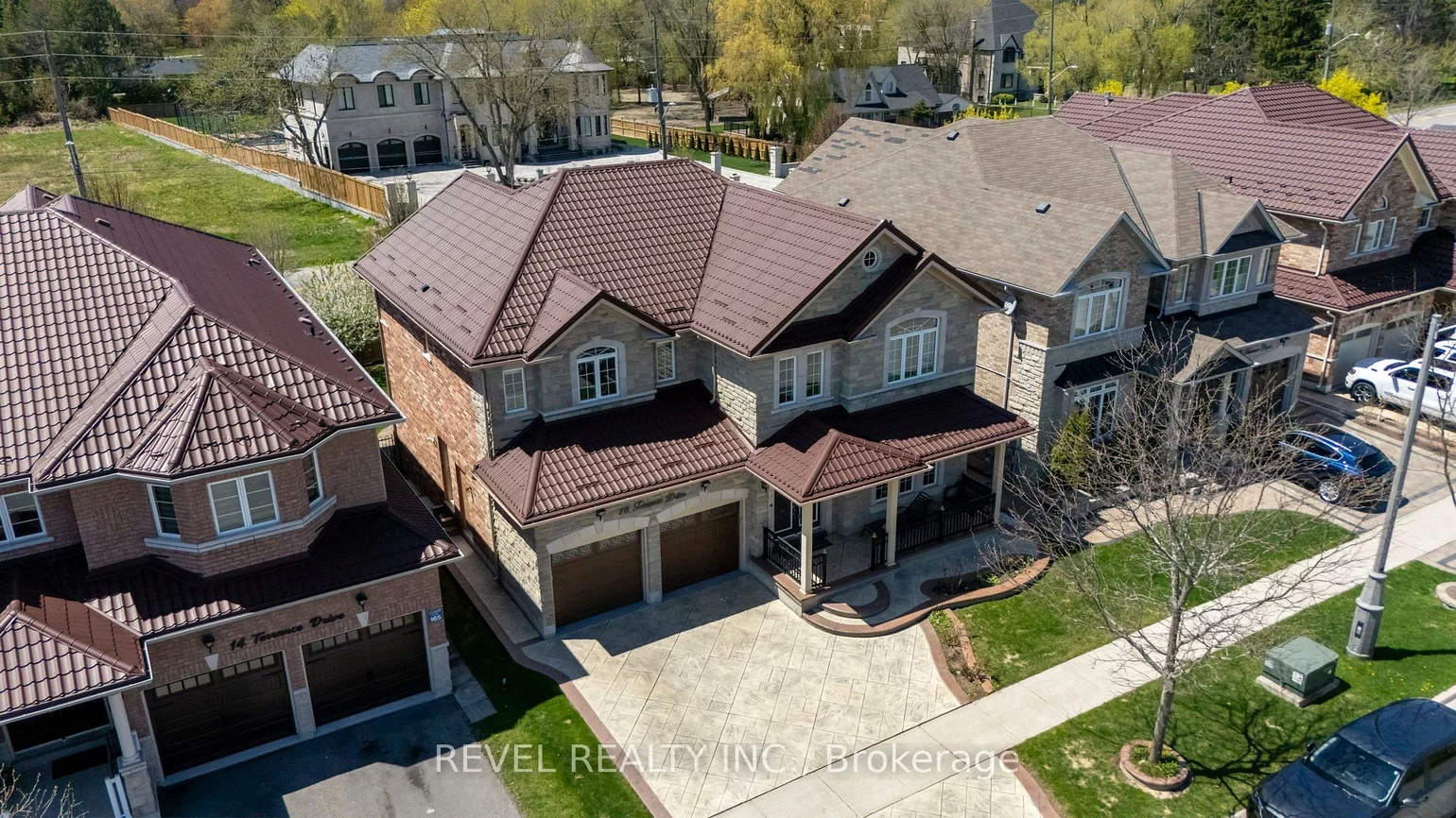 16, Terrance, Box Grove, Markham