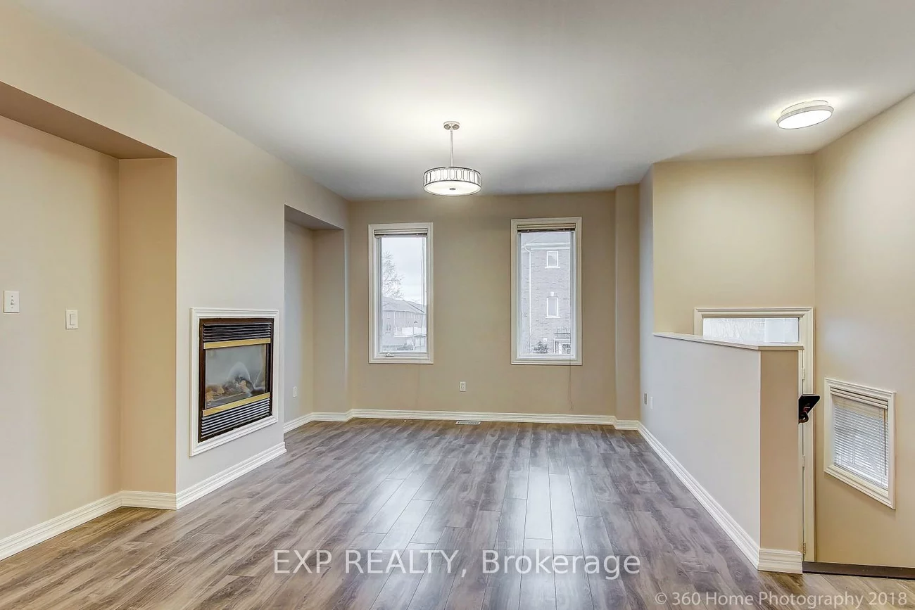 136, Galleria Pkwy, Commerce Valley, Markham