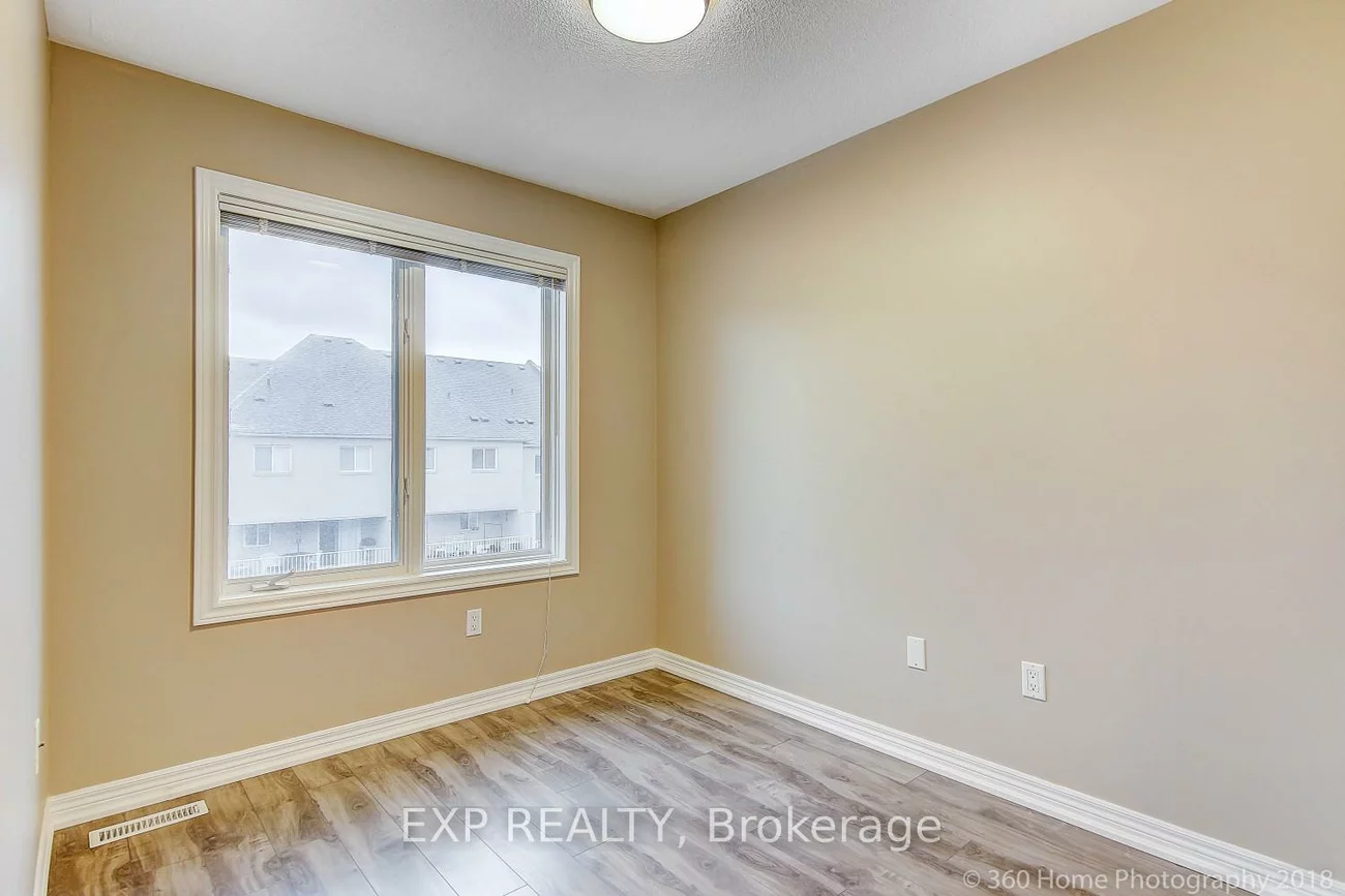 136, Galleria Pkwy, Commerce Valley, Markham
