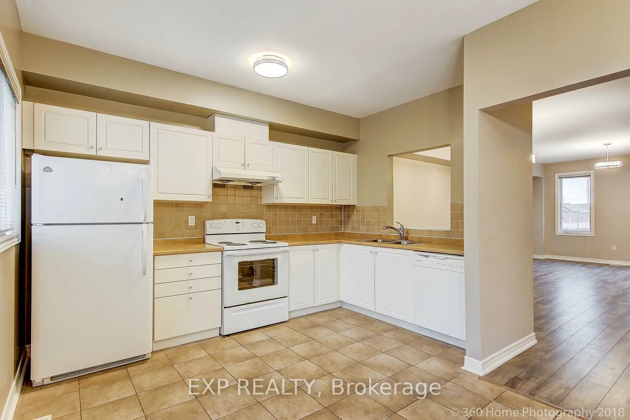 136, Galleria Pkwy, Commerce Valley, Markham