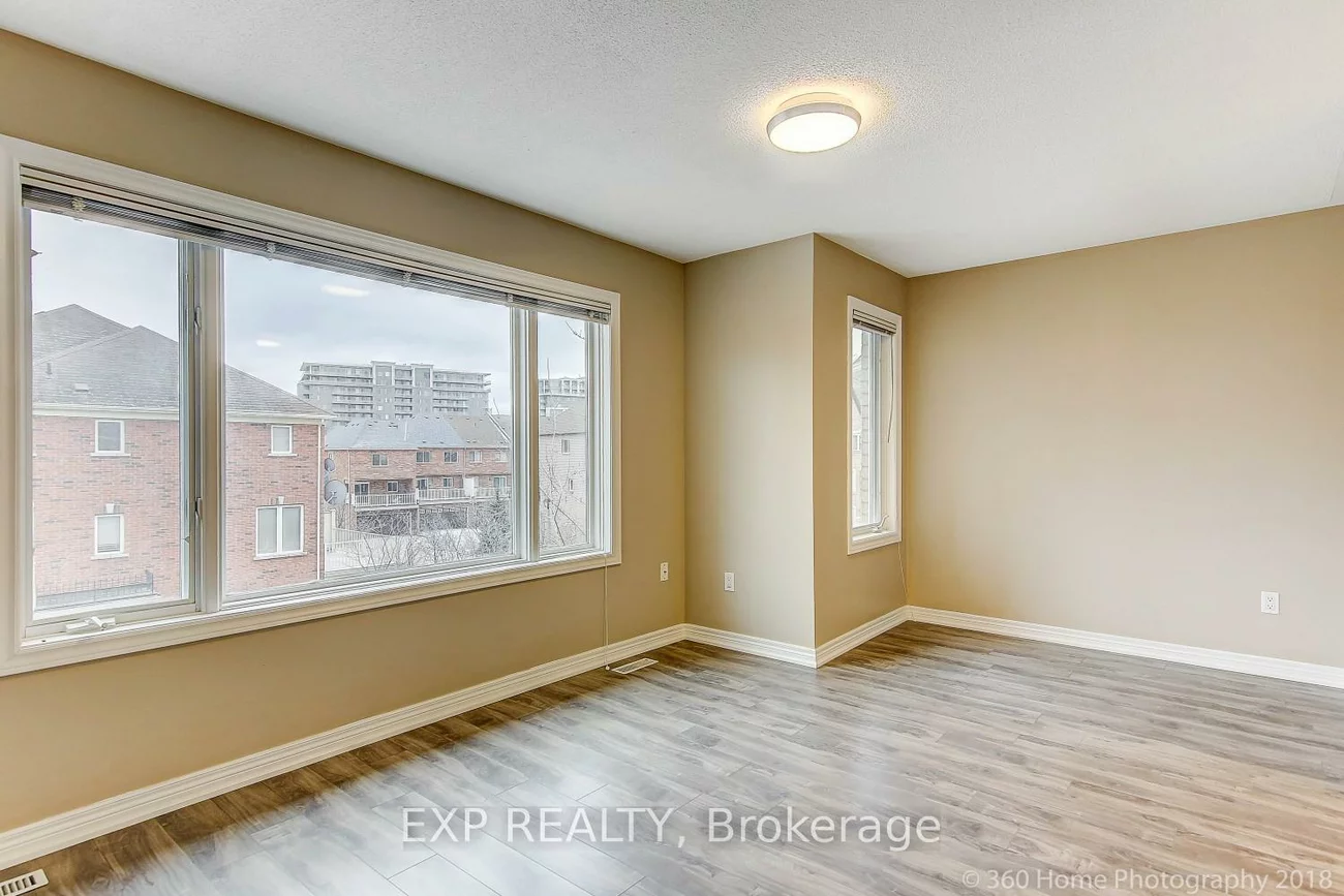 136, Galleria Pkwy, Commerce Valley, Markham