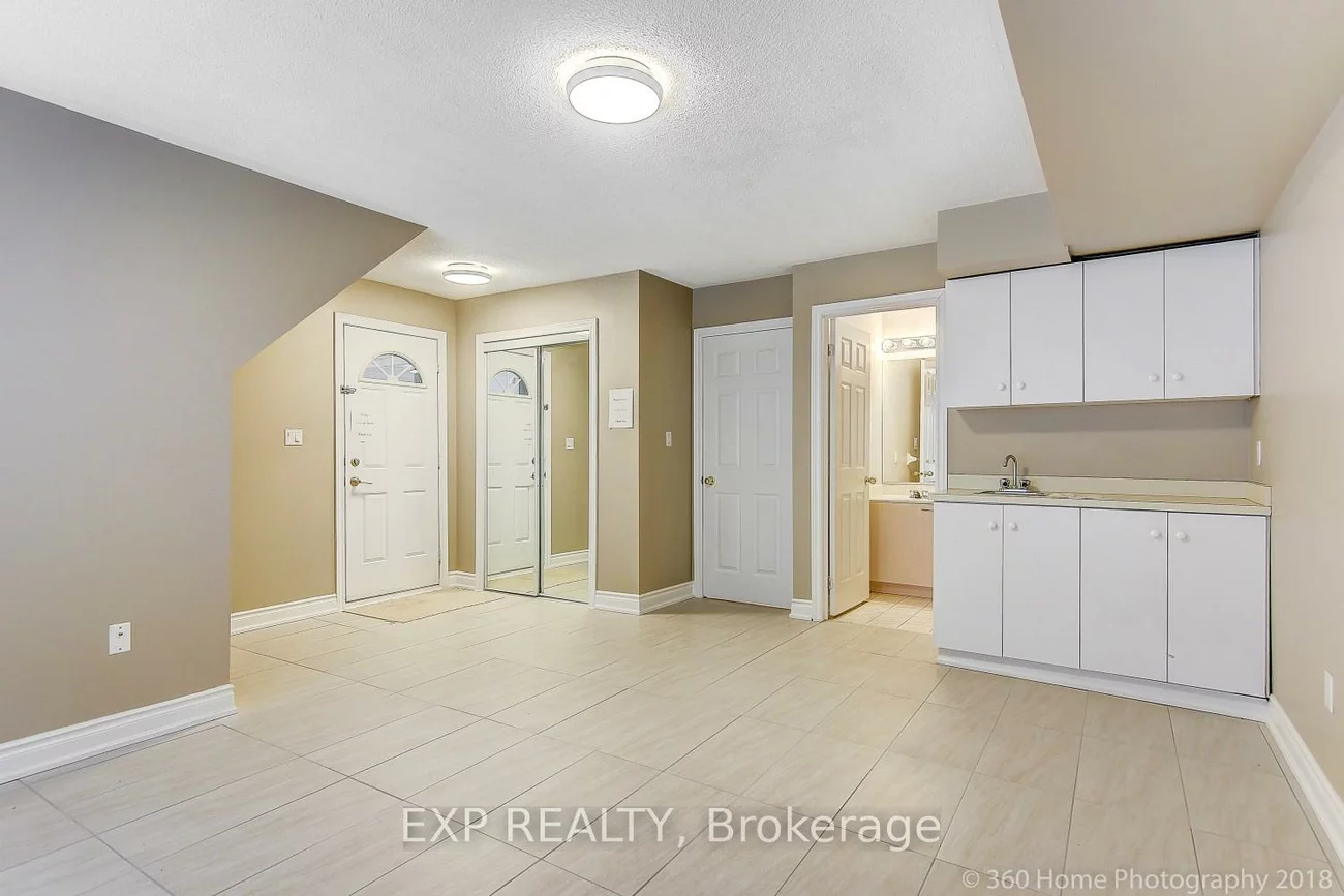 136, Galleria Pkwy, Commerce Valley, Markham