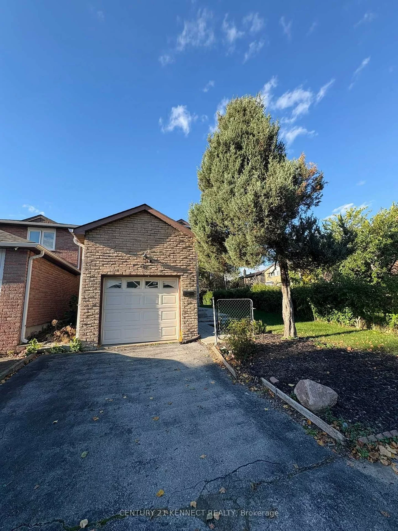68, Larksmere, Milliken Mills West, Markham