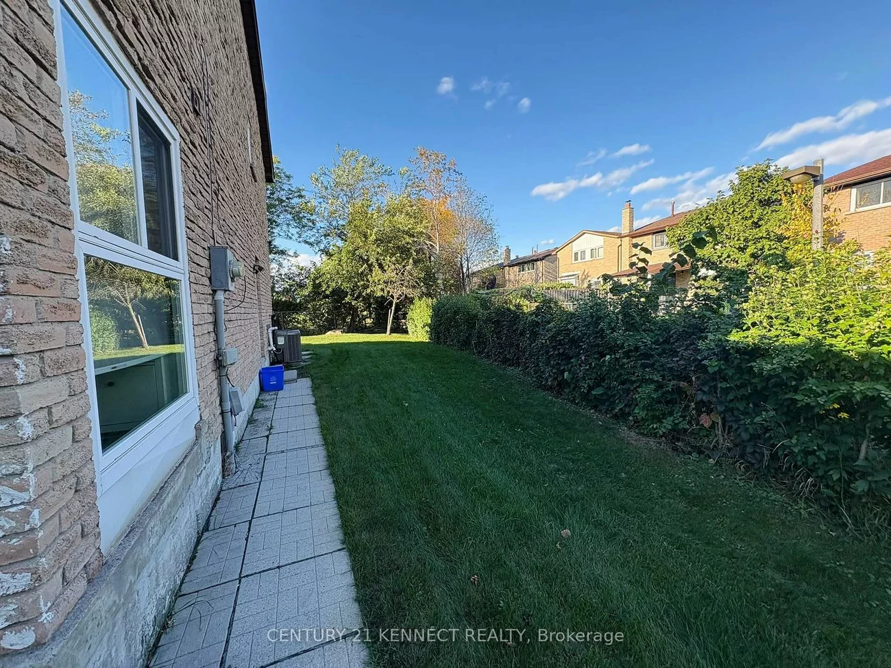68, Larksmere, Milliken Mills West, Markham
