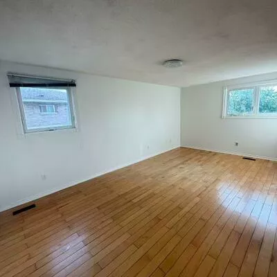 8, Fullerton, Milliken Mills West, Markham