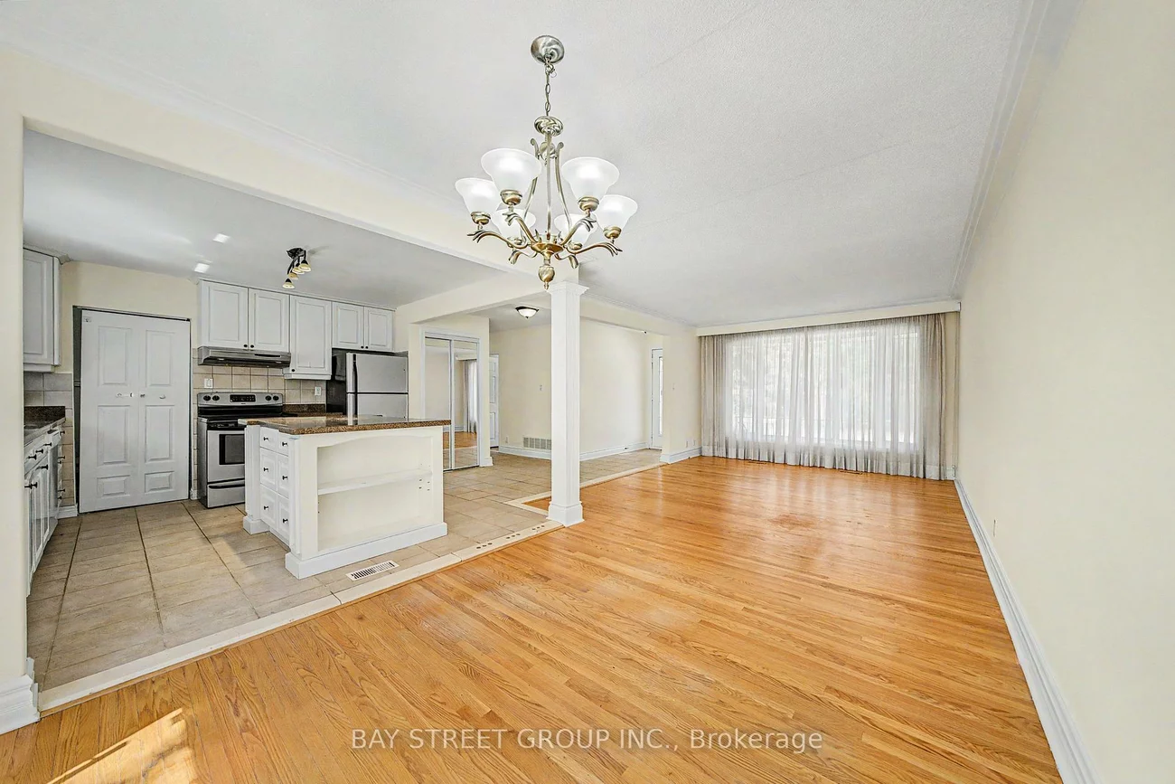 32, Alanadale, Bullock, Markham