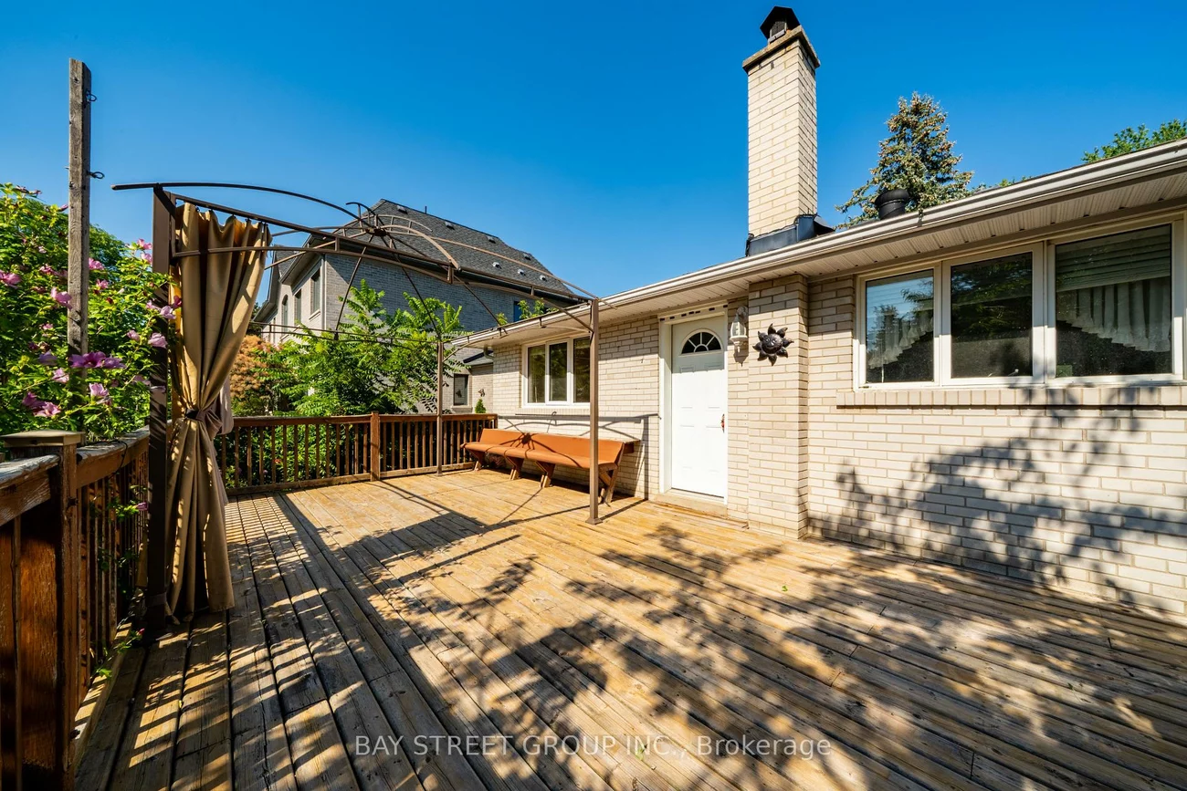 32, Alanadale, Bullock, Markham