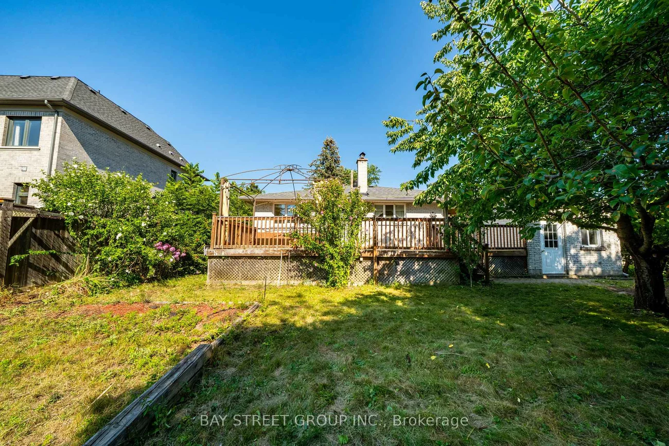32, Alanadale, Bullock, Markham