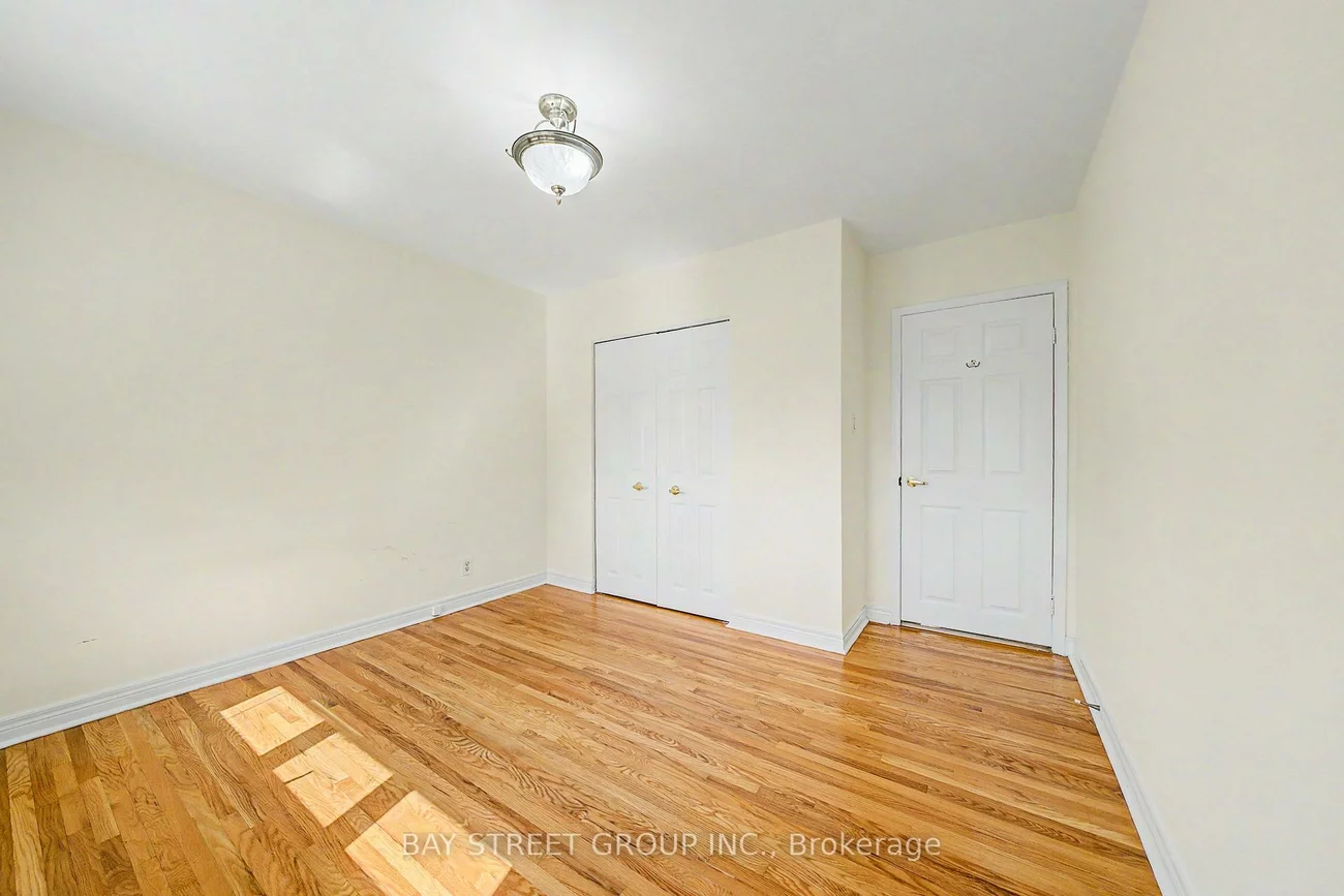 32, Alanadale, Bullock, Markham