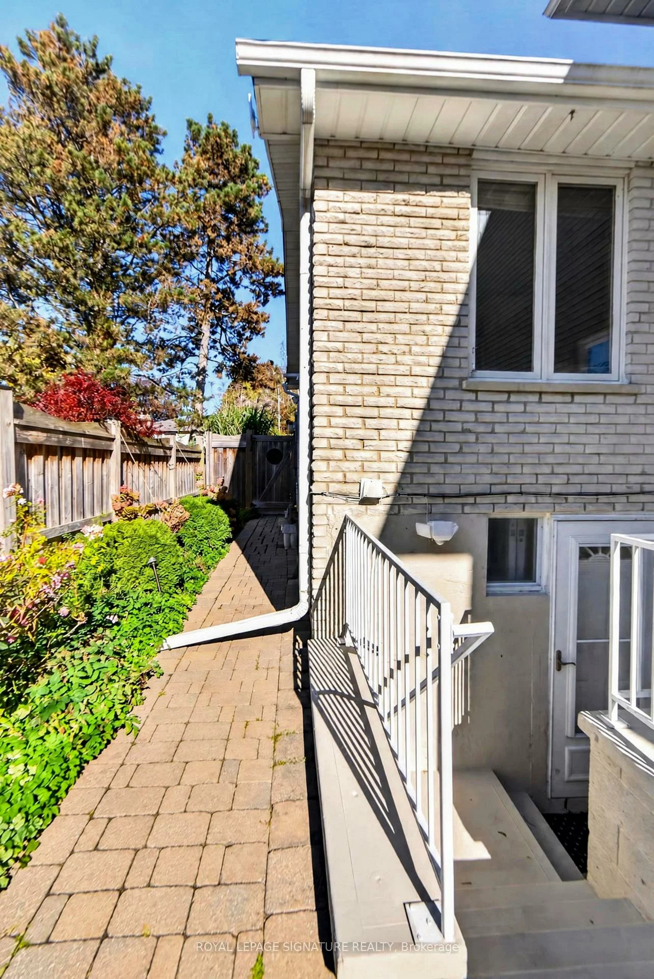 1, Banquo, Royal Orchard, Markham