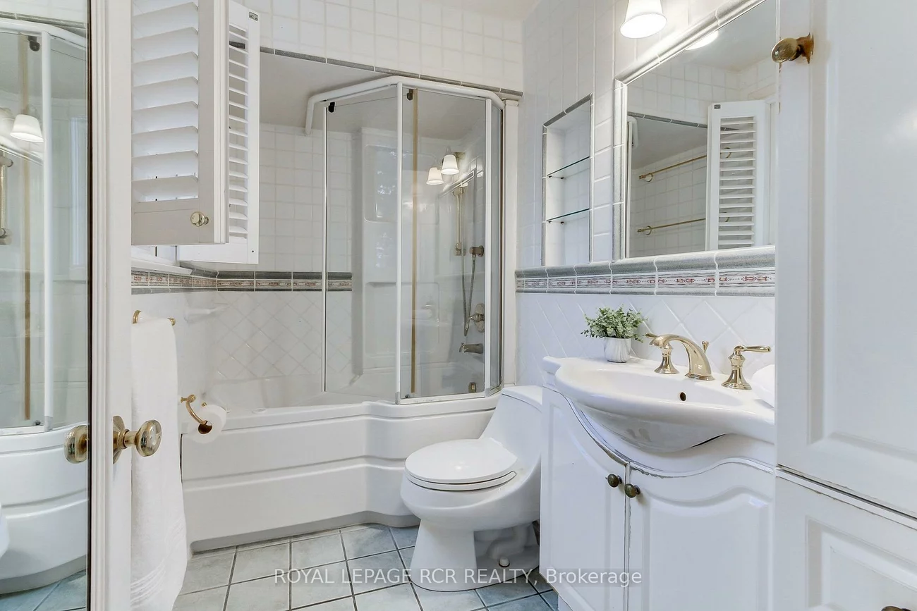 4, Thornlea, Thornhill, Markham