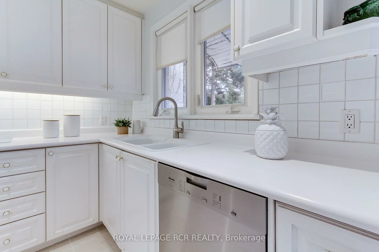 4, Thornlea, Thornhill, Markham