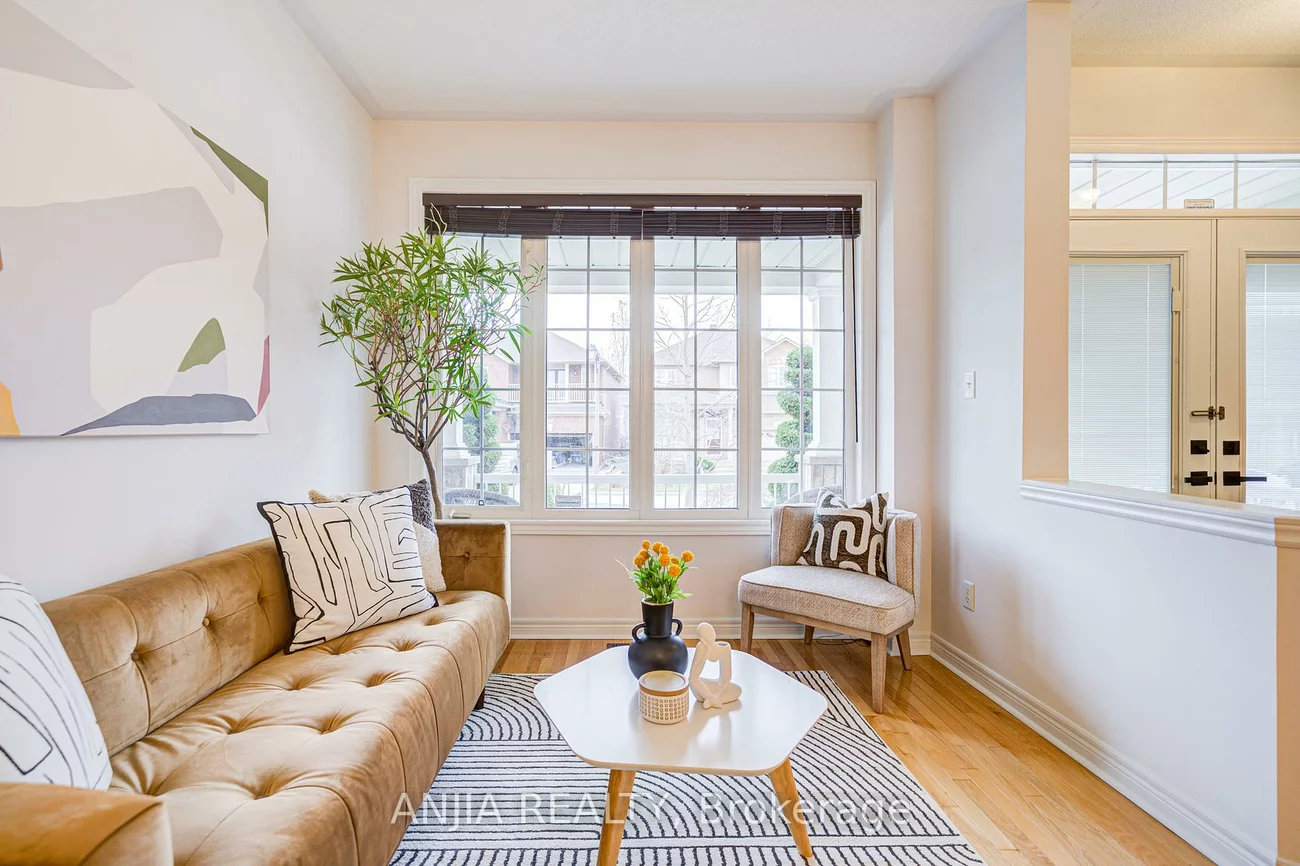 6, Linsmary, Greensborough, Markham