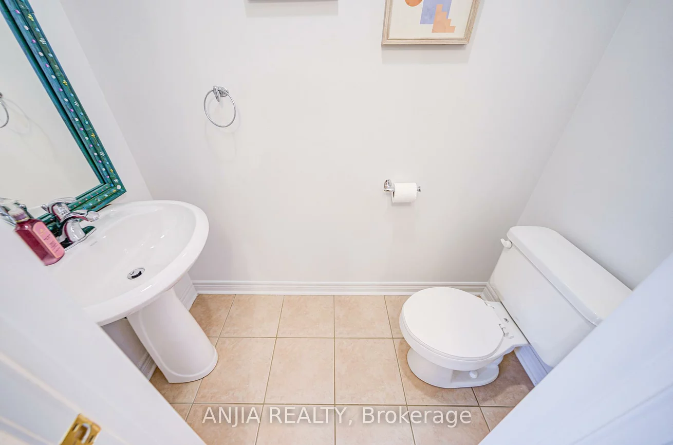 6, Linsmary, Greensborough, Markham