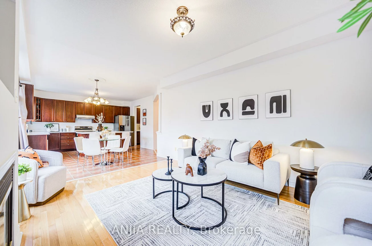 6, Linsmary, Greensborough, Markham