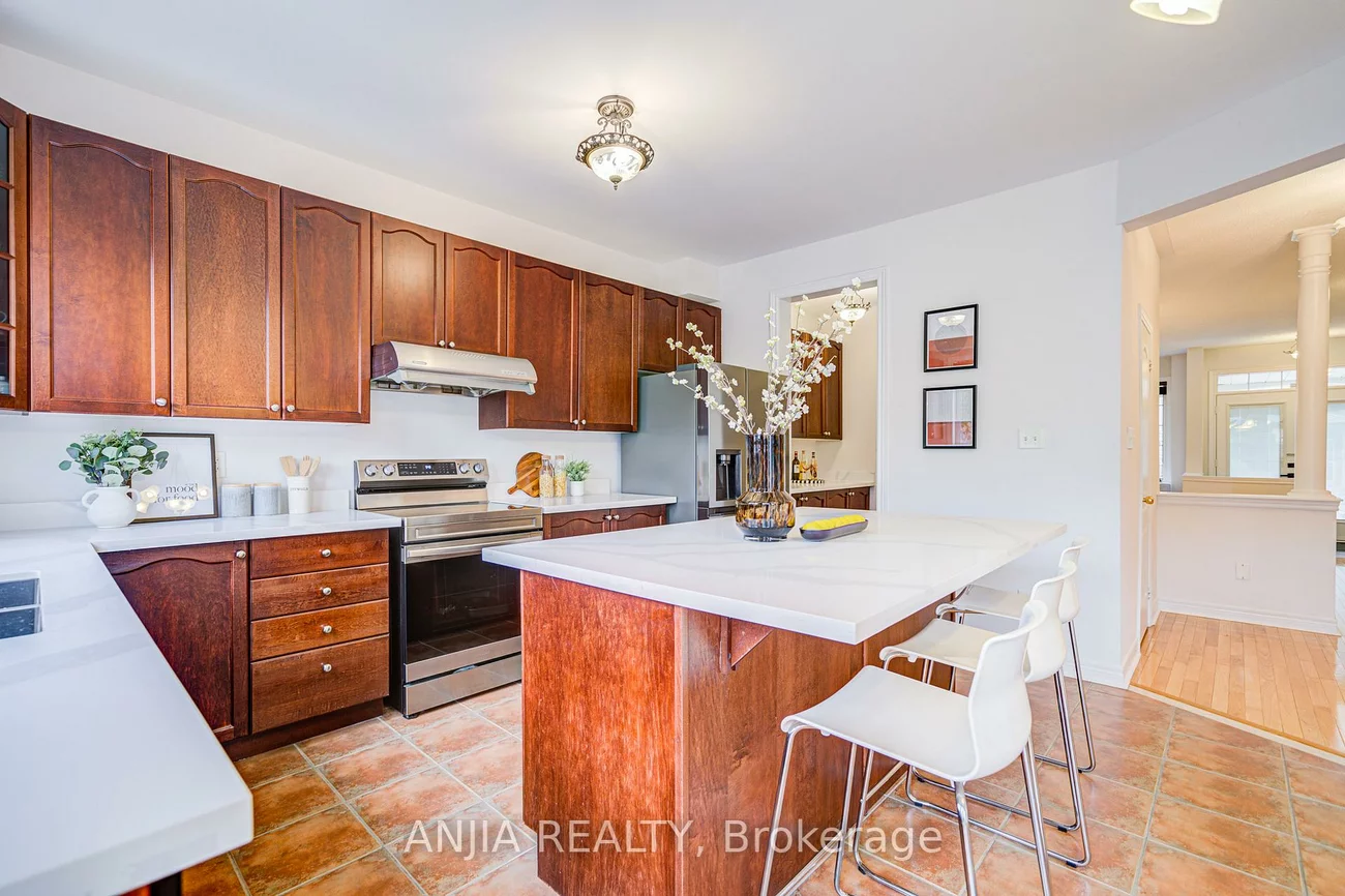 6, Linsmary, Greensborough, Markham