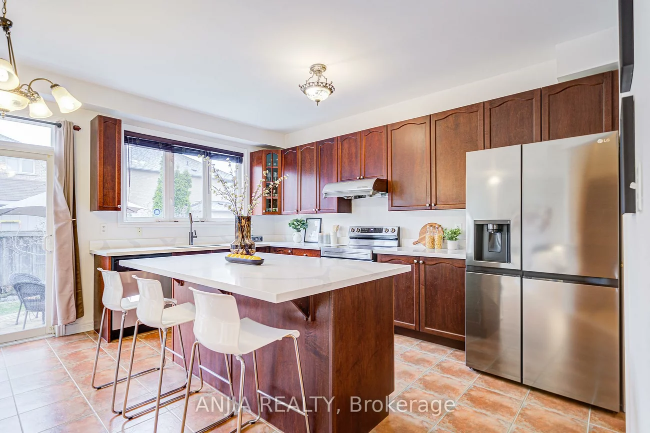 6, Linsmary, Greensborough, Markham