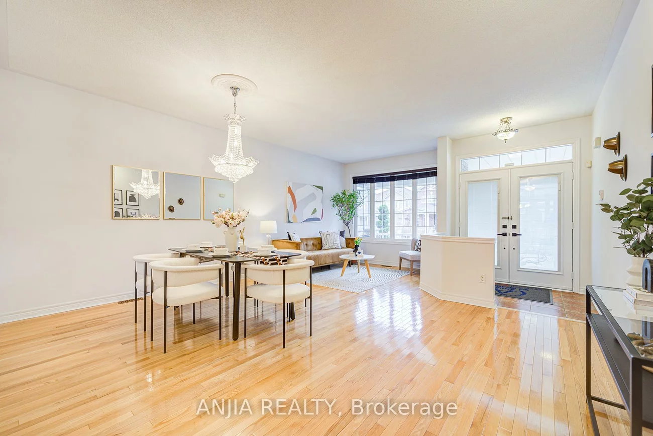6, Linsmary, Greensborough, Markham