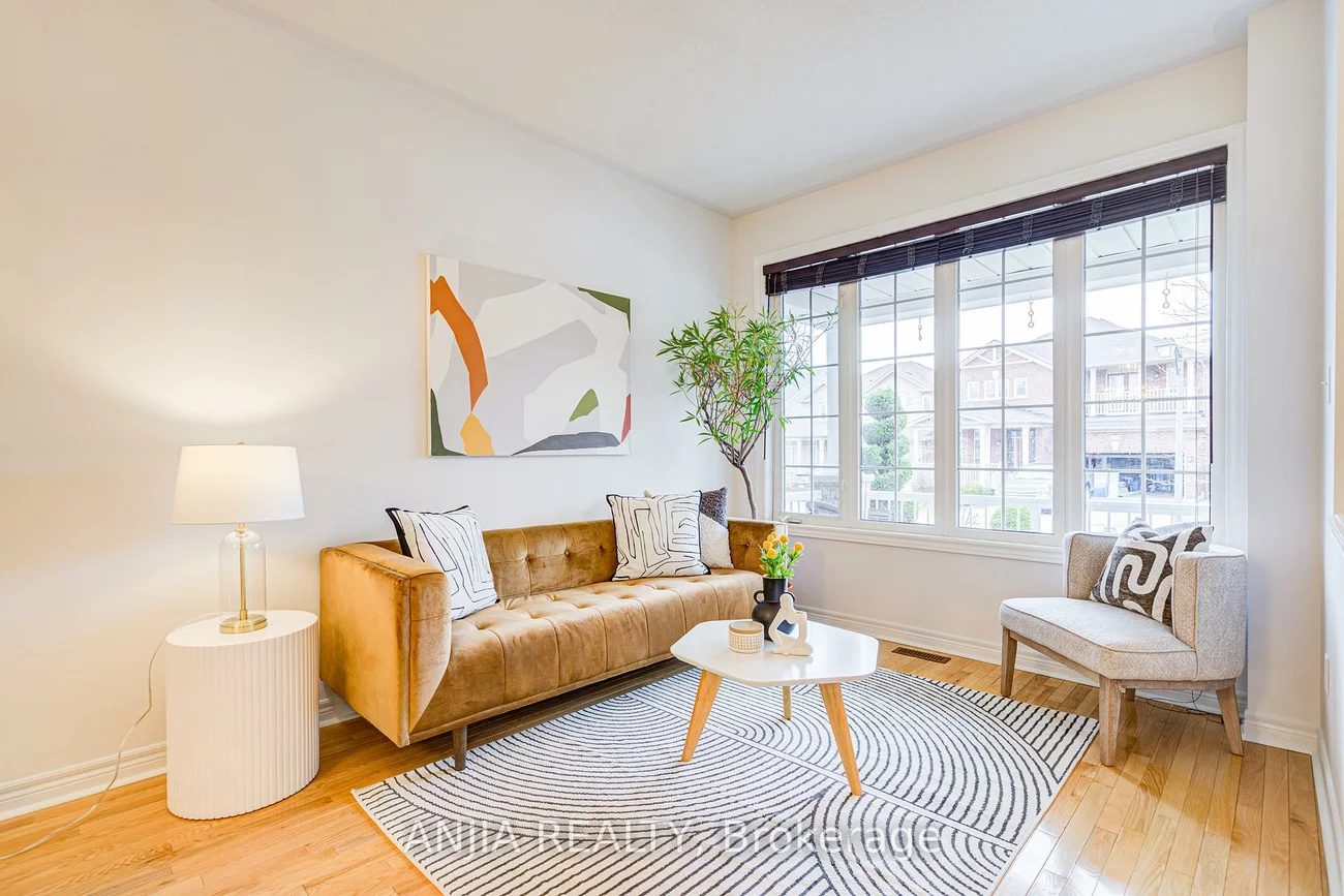 6, Linsmary, Greensborough, Markham