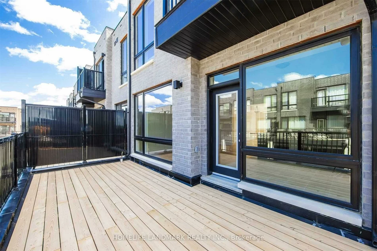14, Breyworth, Victoria Square, Markham