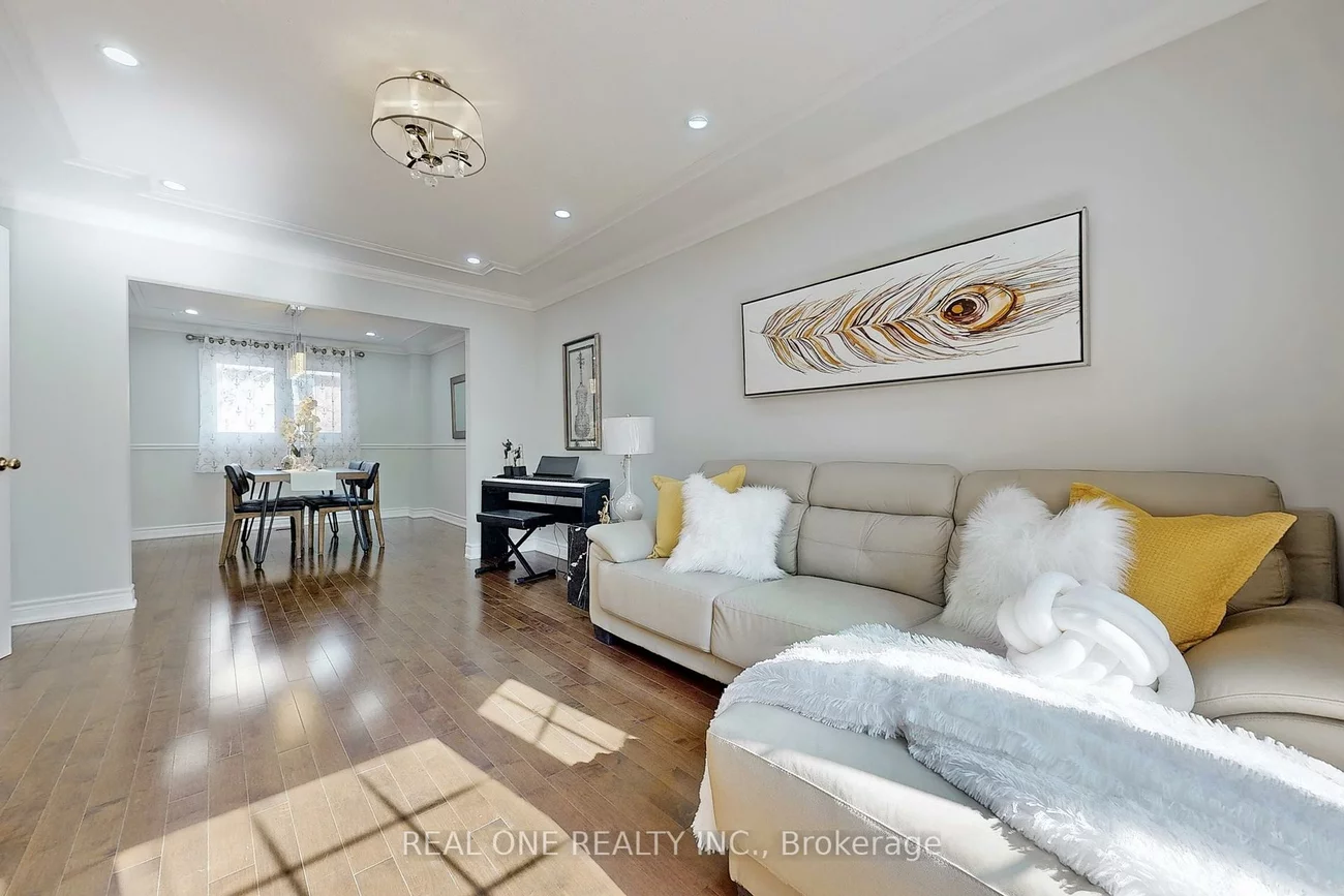 32, Adrian, Raymerville, Markham