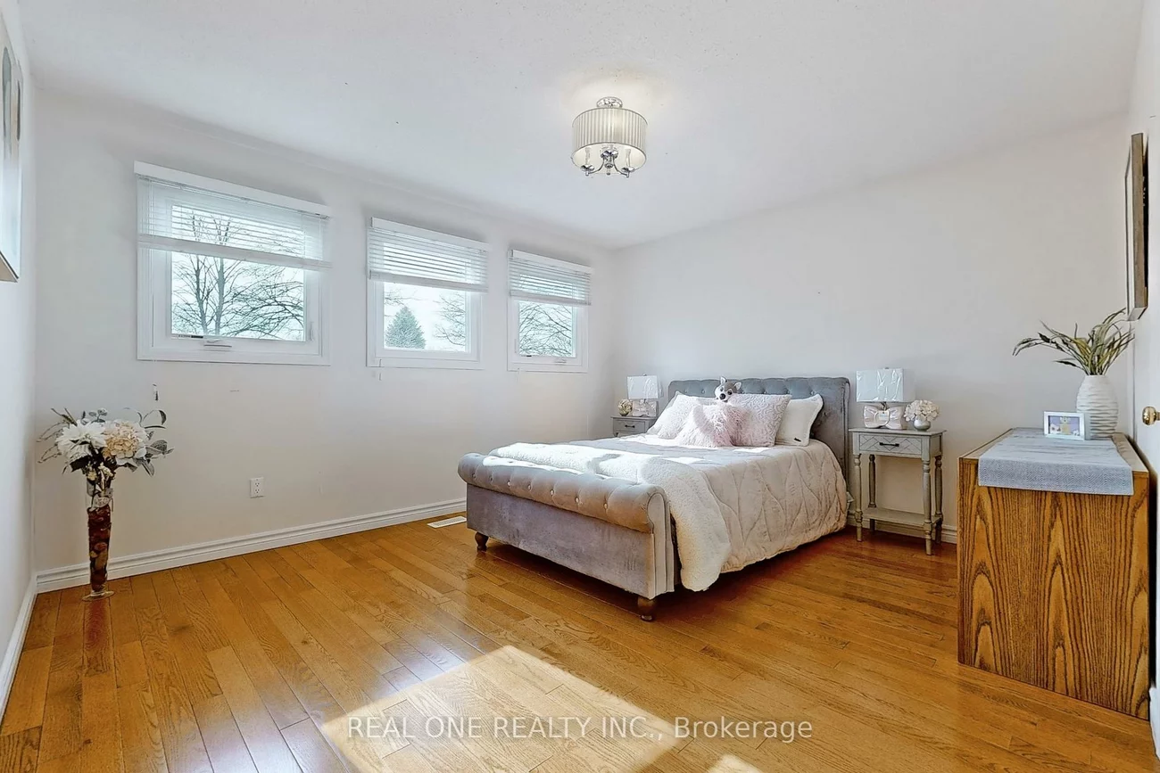 32, Adrian, Raymerville, Markham