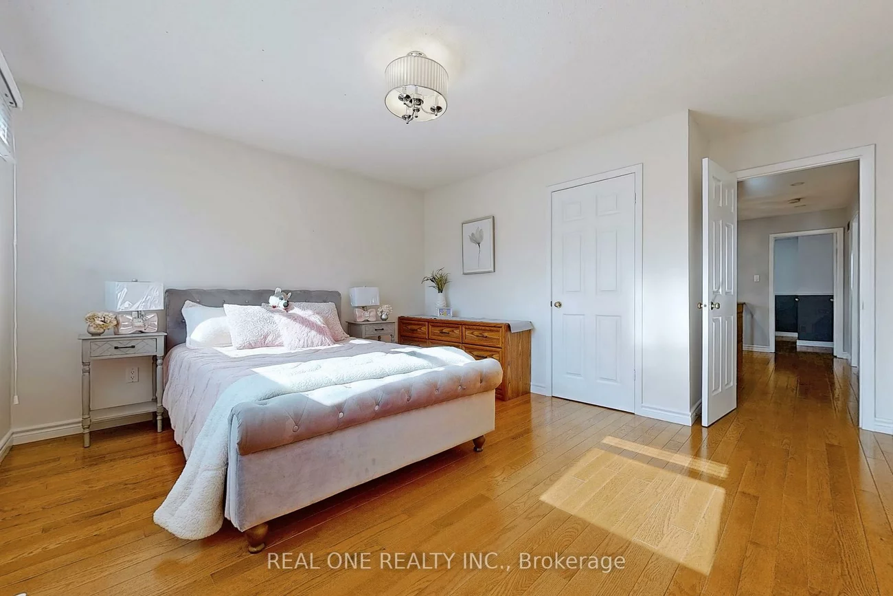32, Adrian, Raymerville, Markham