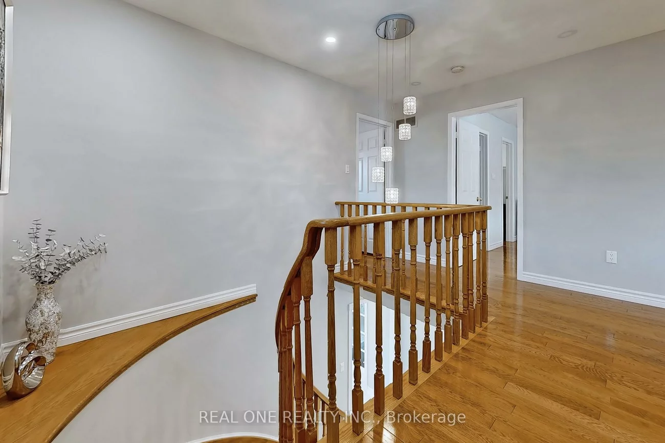 32, Adrian, Raymerville, Markham