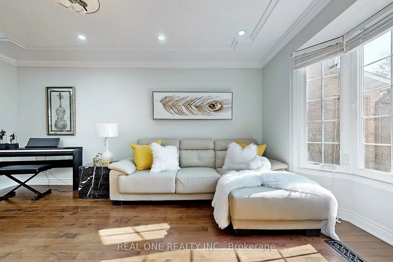 32, Adrian, Raymerville, Markham