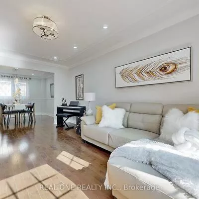 32, Adrian, Raymerville, Markham