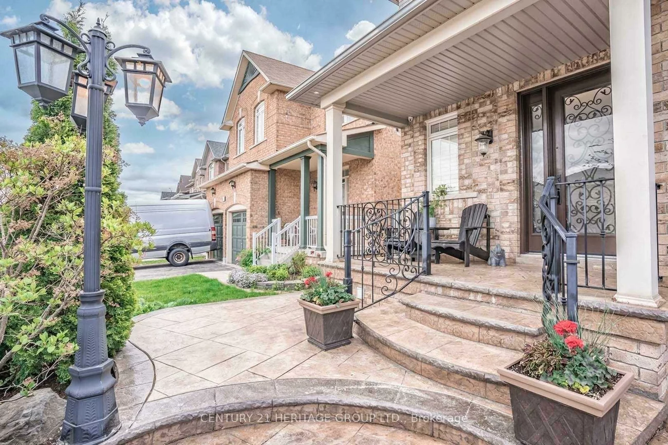 12, Fieldside, Box Grove, Markham