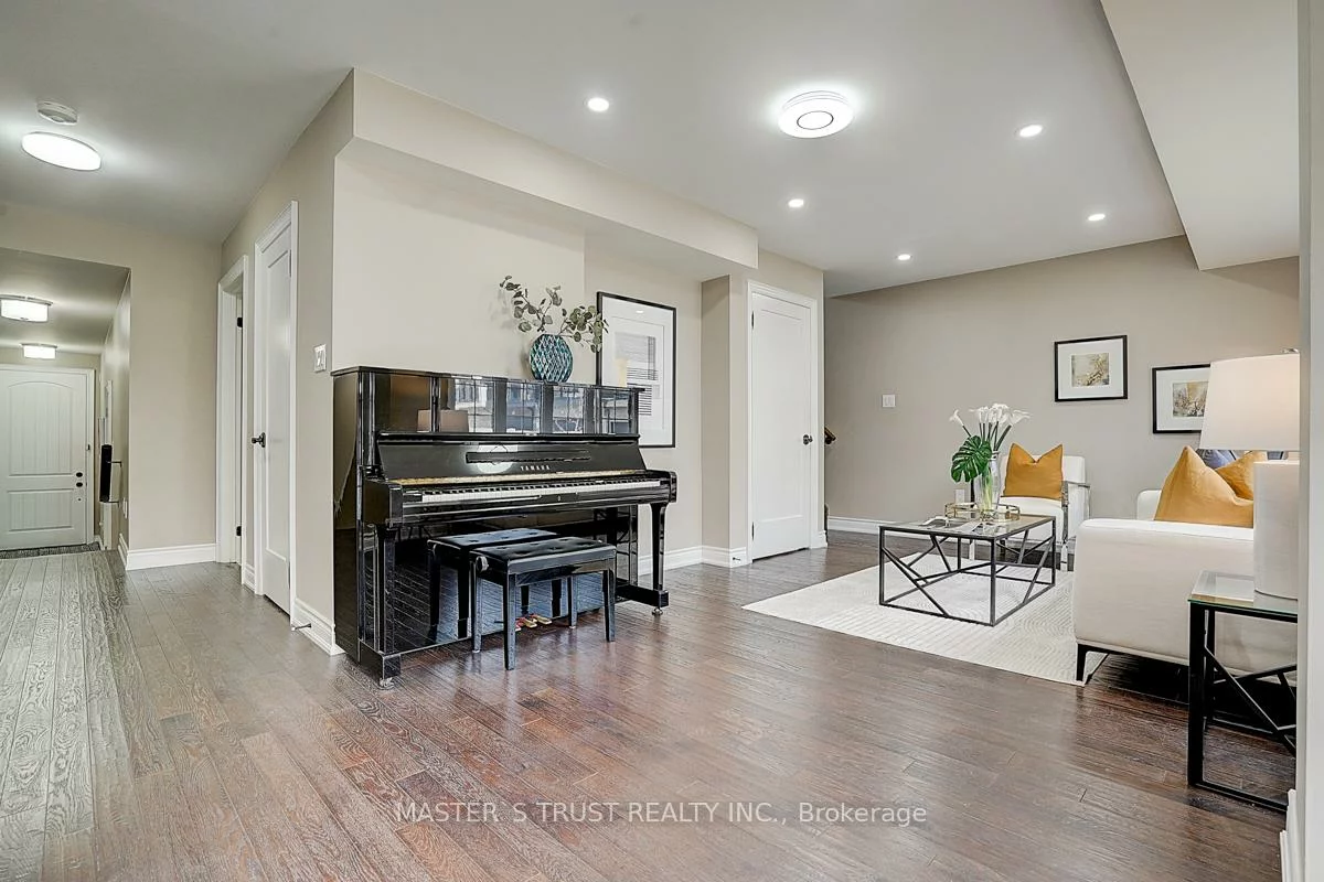 10, Creekvalley, Angus Glen, Markham