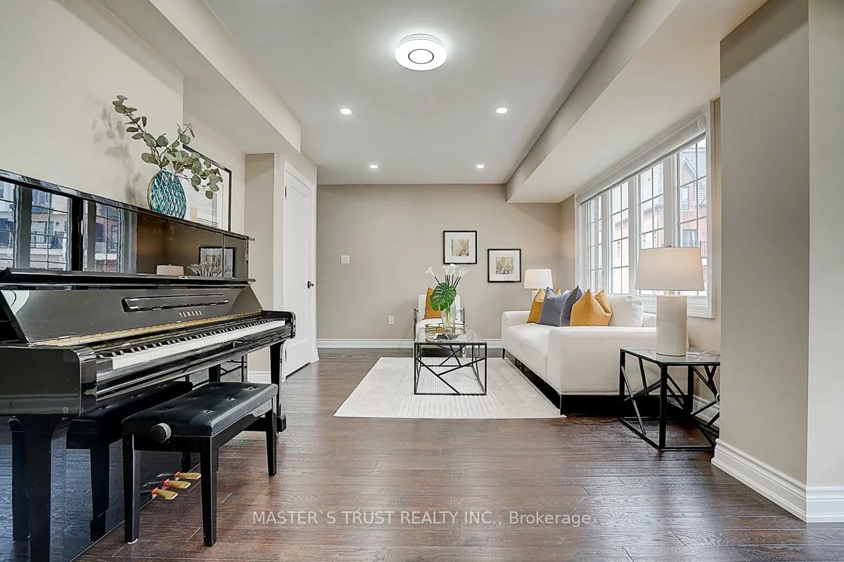 10, Creekvalley, Angus Glen, Markham