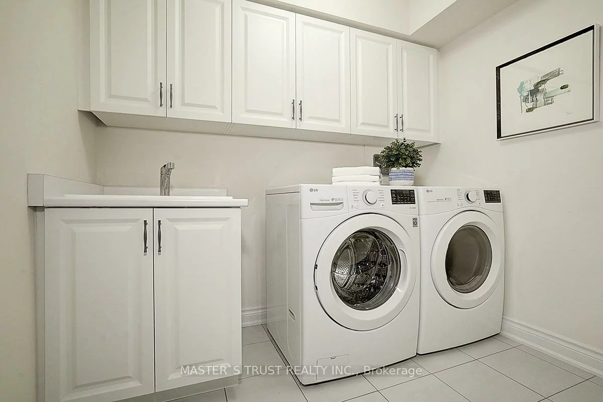 10, Creekvalley, Angus Glen, Markham