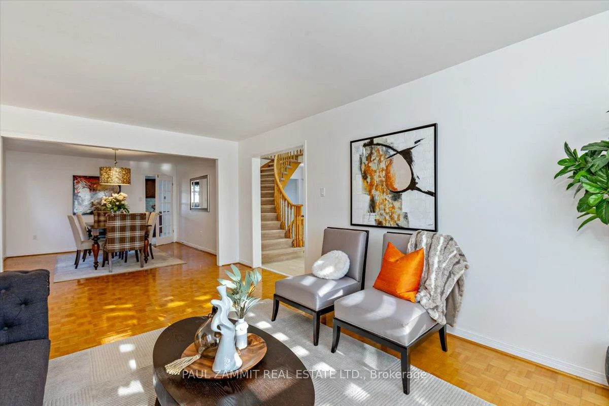 16, Parklawn, Thornlea, Markham