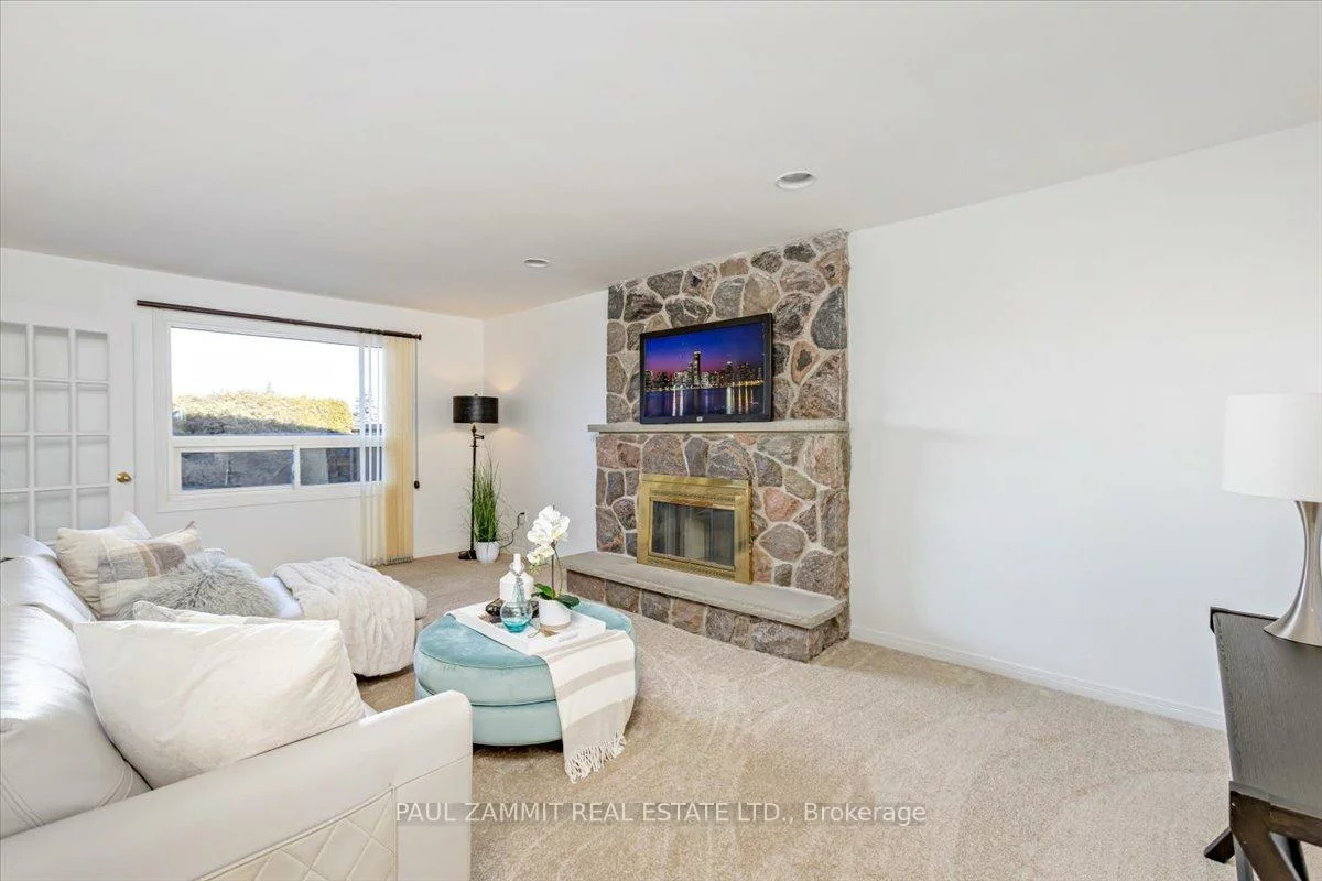 16, Parklawn, Thornlea, Markham