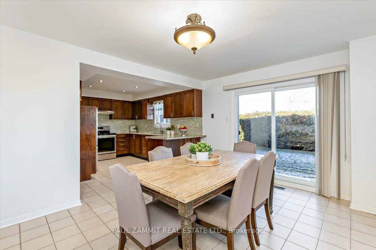 16, Parklawn, Thornlea, Markham