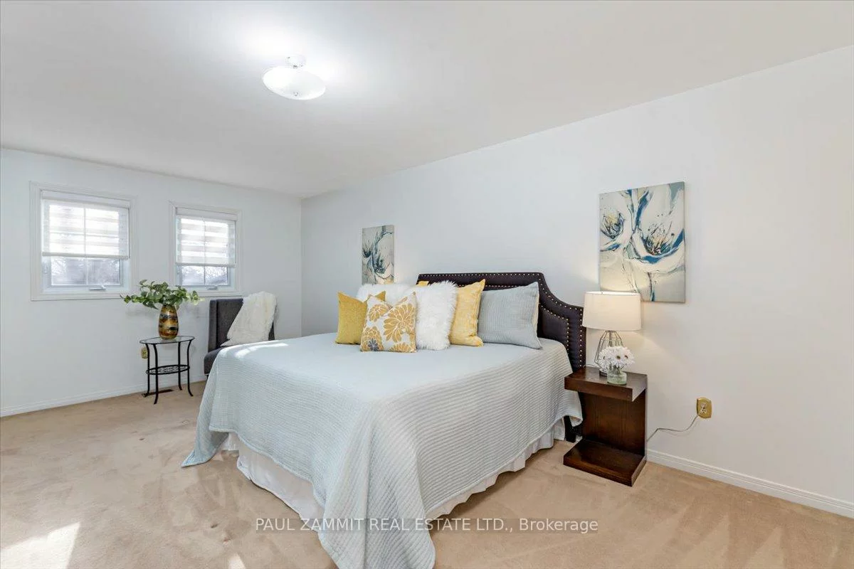 16, Parklawn, Thornlea, Markham