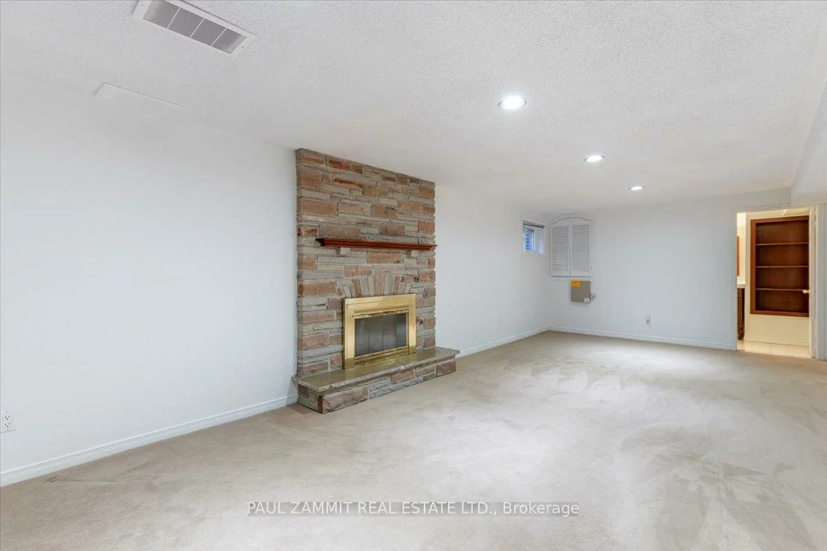 16, Parklawn, Thornlea, Markham