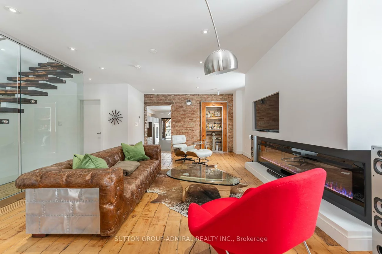 22, George, Old Markham Village, Markham